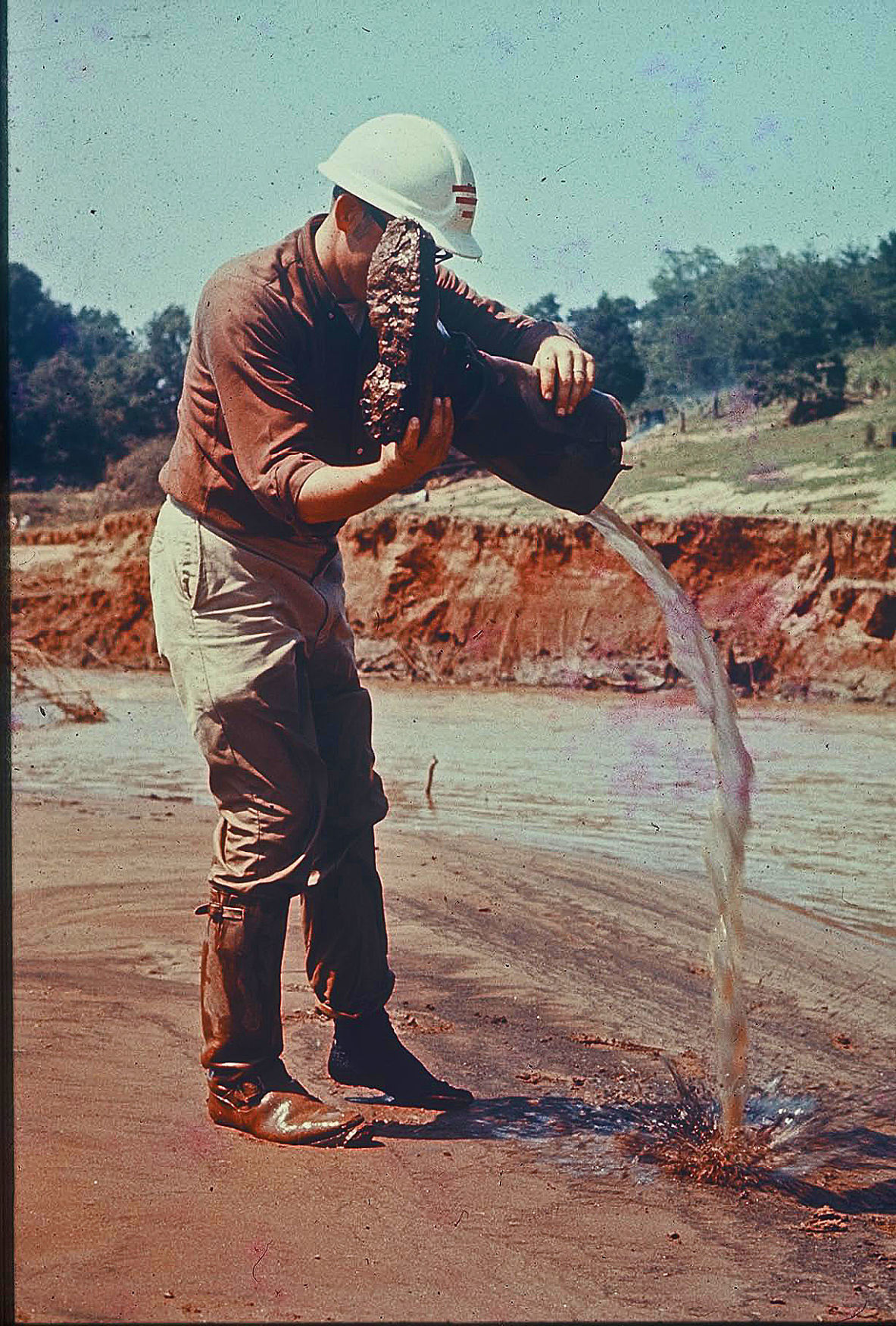 Clean-up worker
